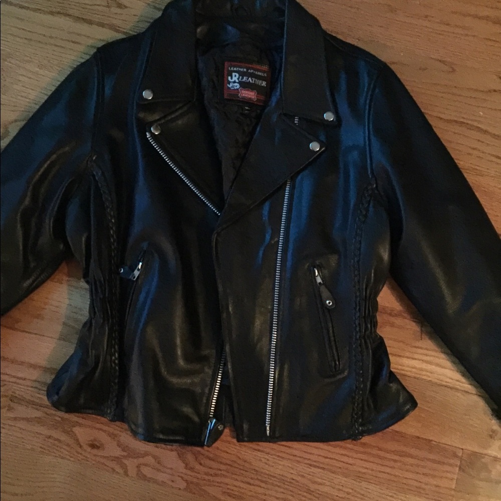 NWOT Gorgeous leather coat with zip out lining